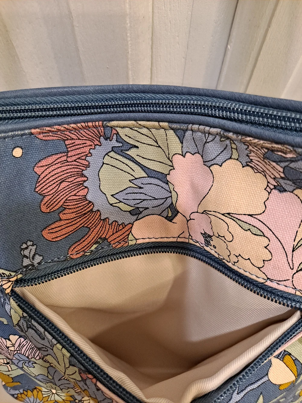 Sakroots Artist Circle Blue Floral Patchwork Cotton Crossbody Multicolor Accents - Picture 11 of 16